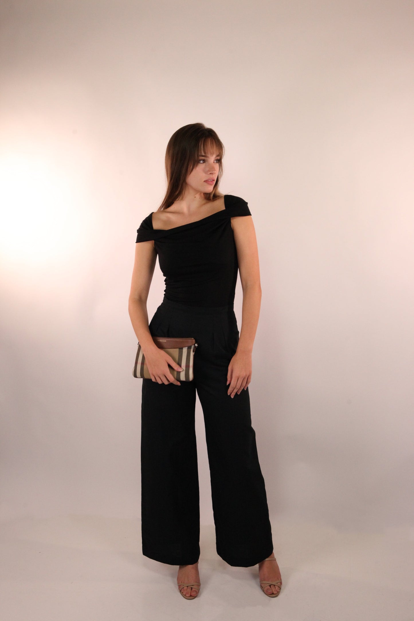 Wide Legged Linen Trousers in Black